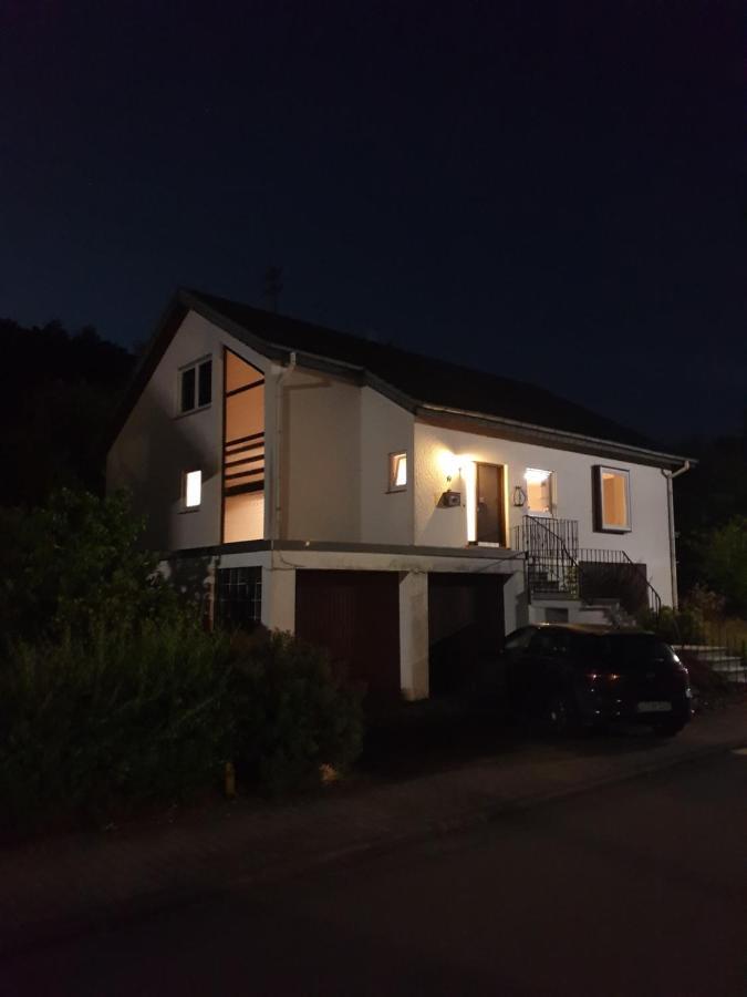 Andinas Ferienwohnung In Ruhiger Lage Direkt Am Wald Wilnsdorf Екстер'єр фото